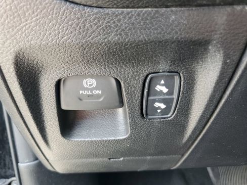 Used 2019 RAM 1500 Big Horn AWD/4WD image 12