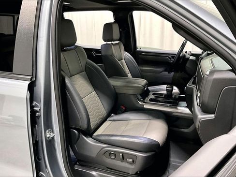 Used 2023 Chevrolet Silverado 1500 ZR2 w/ Technology Package image 6