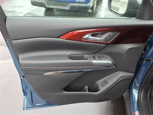 New 2026 Chevrolet Traverse Z71 w/ Driver Confidence Package image 11