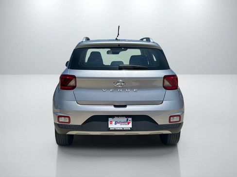 Used 2025 Hyundai Venue SEL FWD image 6