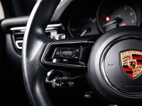 Certified 2023 Porsche Macan S AWD/4WD image 17