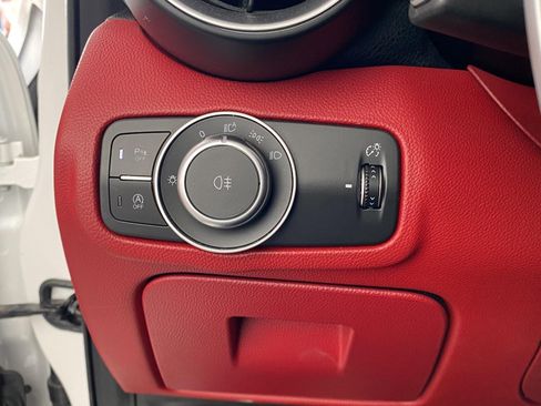 Used 2019 Alfa Romeo Giulia Quadrifoglio w/ Driver Assist Dynamic Package RWD image 20