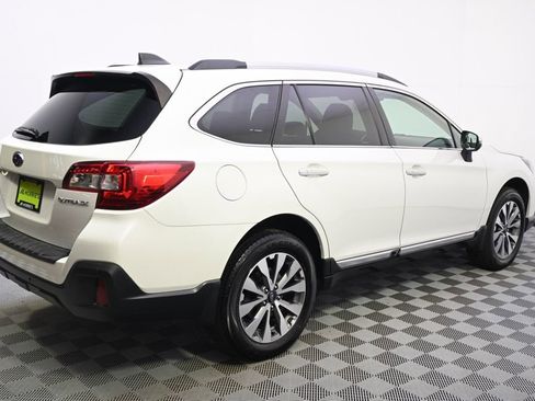 Used 2019 Subaru Outback 2.5i Touring image 7