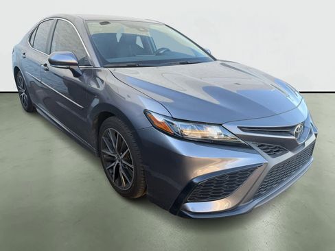 Used 2021 Toyota Camry SE image 5