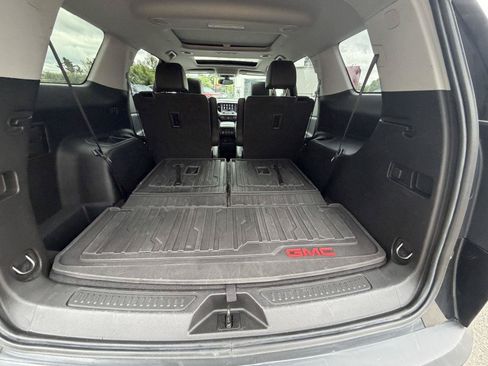 Used 2020 GMC Acadia SLT w/ LPO, Floor Liner Package AWD/4WD image 10