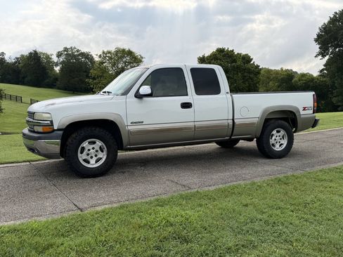 Used 2002 Chevrolet Silverado 1500 LS w/ Off-Road Pkg AWD/4WD image 1