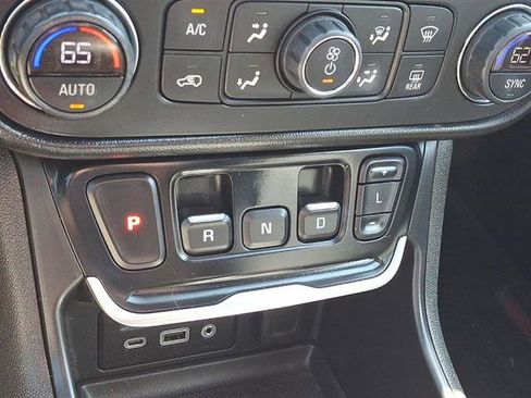 Used 2020 GMC Terrain SLT w/ Preferred Package AWD/4WD image 12