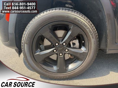 Used 2022 Jeep Grand Cherokee L Limited w/ Black Appearance Package AWD/4WD image 26