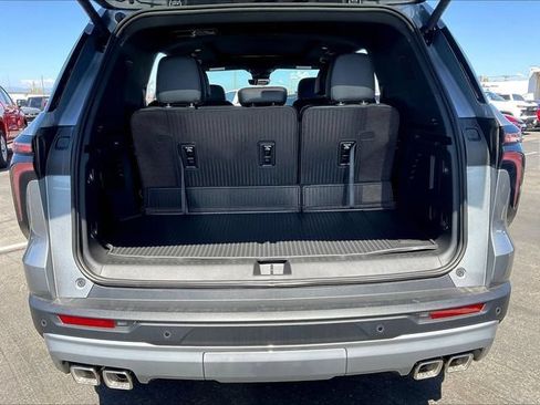 New 2026 Chevrolet Traverse Z71 w/ Driver Confidence Package AWD/4WD image 17