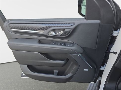 Used 2024 GMC Yukon Denali w/ Advanced Technology Package image 31