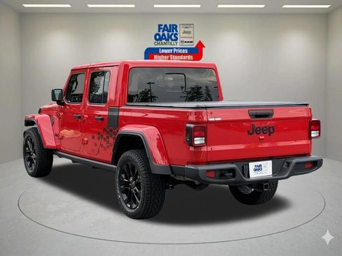 Used 2024 Jeep Gladiator Sport AWD/4WD image 11