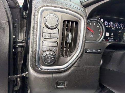 Used 2020 Chevrolet Silverado 1500 High Country w/ Technology Package image 19