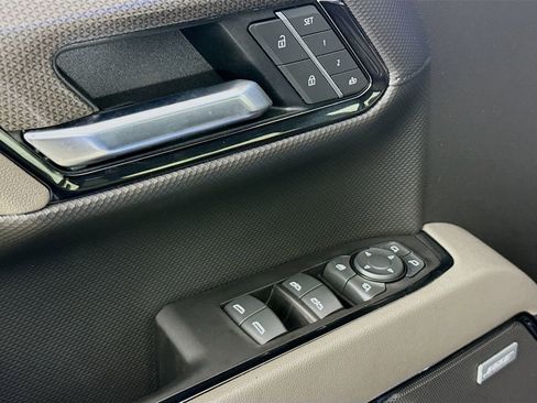 Used 2022 Chevrolet Silverado 1500 ZR2 image 19