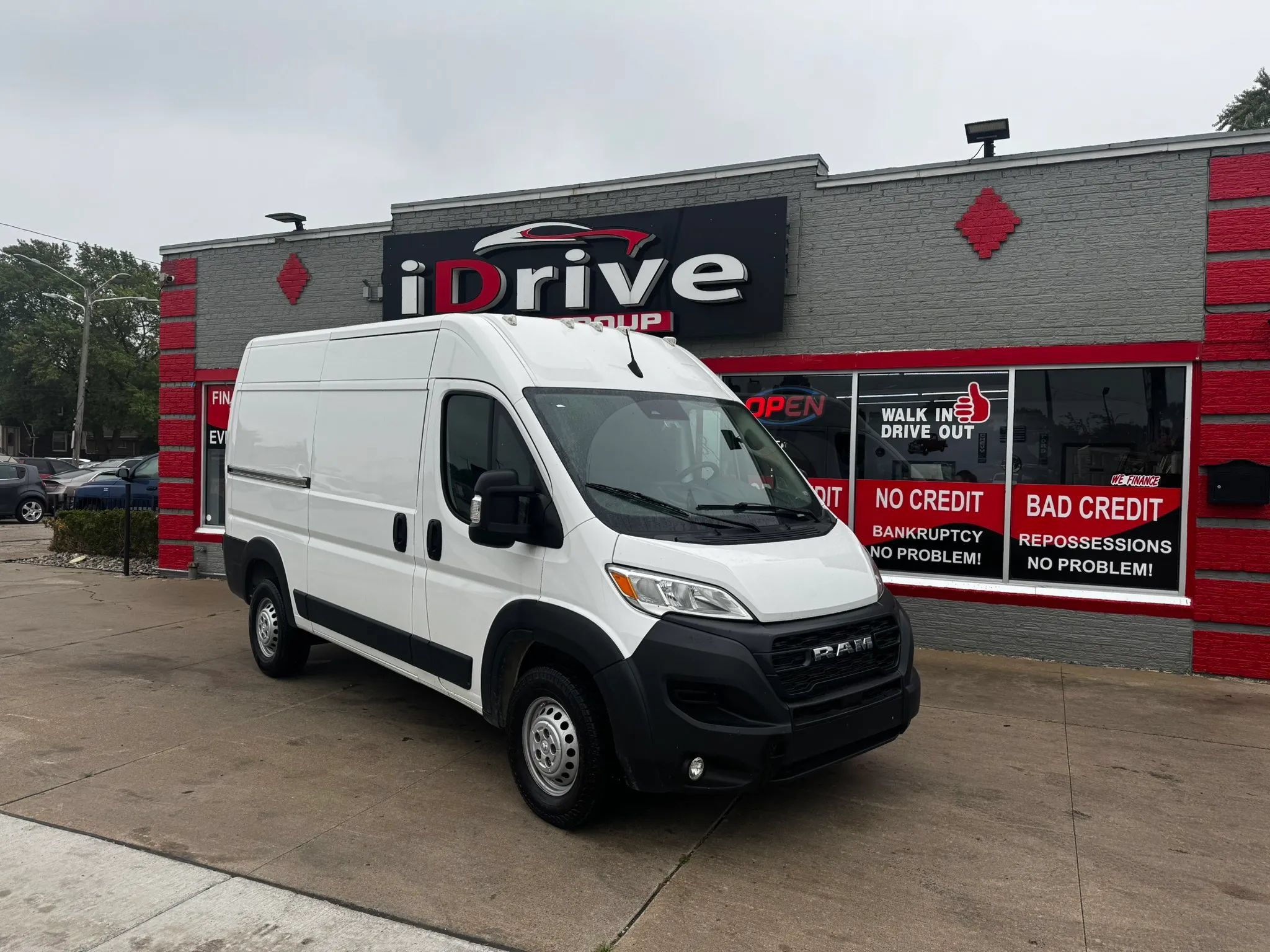 Used 2025 RAM ProMaster 2500 w/ Convenience Group FWD image 1
