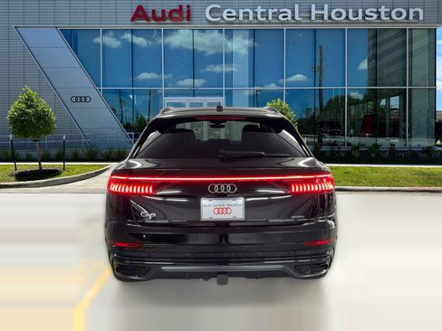 Used 2023 Audi Q8 Prestige w/ Prestige Package image 10