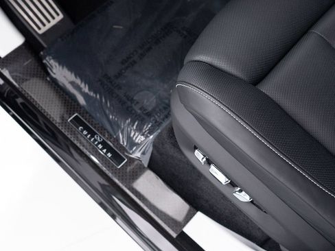 Certified 2026 Rolls-Royce Cullinan Black Badge AWD/4WD image 13