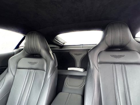 Used 2019 Aston Martin V8 Vantage Coupe image 20
