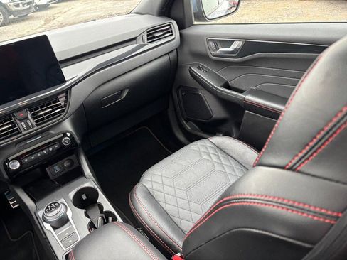 Used 2023 Ford Escape ST-Line Elite w/ Premium Technology Package image 15