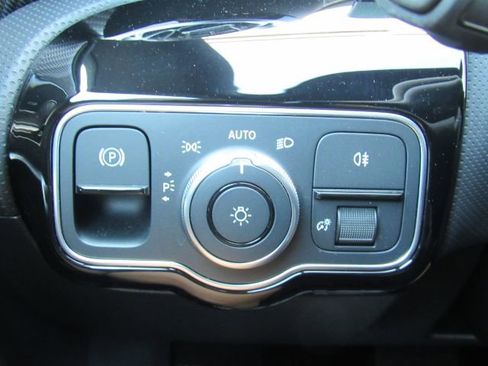 Used 2024 Mercedes-Benz CLA 250 CLA w/ Exclusive Package image 34