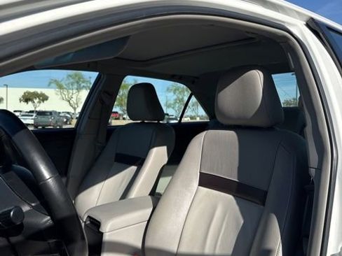 Used 2014 Toyota Camry XLE w/ Leather Package image 7