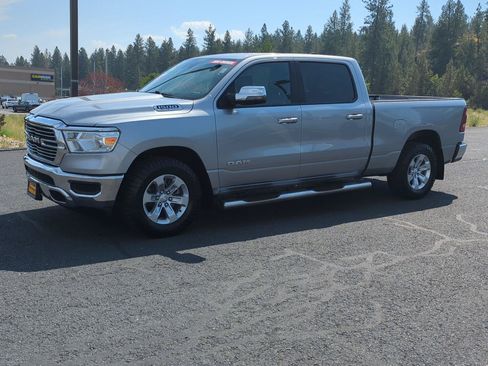 Used 2023 RAM 1500 Laramie AWD/4WD image 3