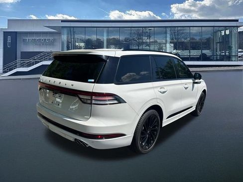 New 2026 Lincoln Aviator Reserve w/ Jet Appearance Package AWD/4WD image 7