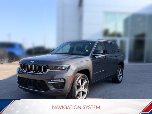 Used 2025 Jeep Grand Cherokee Limited w/ Luxury Tech Group II AWD/4WD image 2
