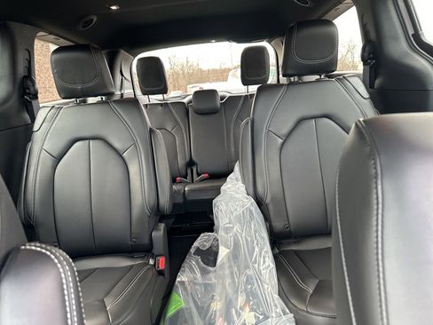 New 2026 Chrysler Pacifica Select image 13