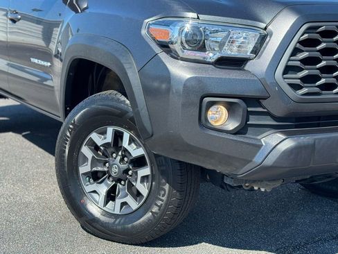 Used 2023 Toyota Tacoma TRD Off-Road w/ Technology Package AWD/4WD image 3