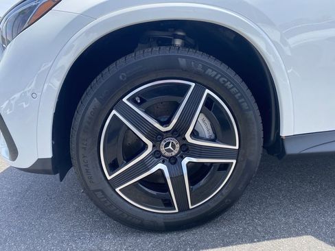 Certified 2025 Mercedes-Benz GLC 300 4MATIC image 21