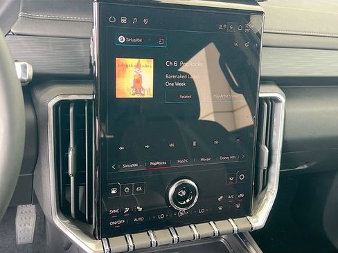 New 2026 GMC Acadia Elevation image 10