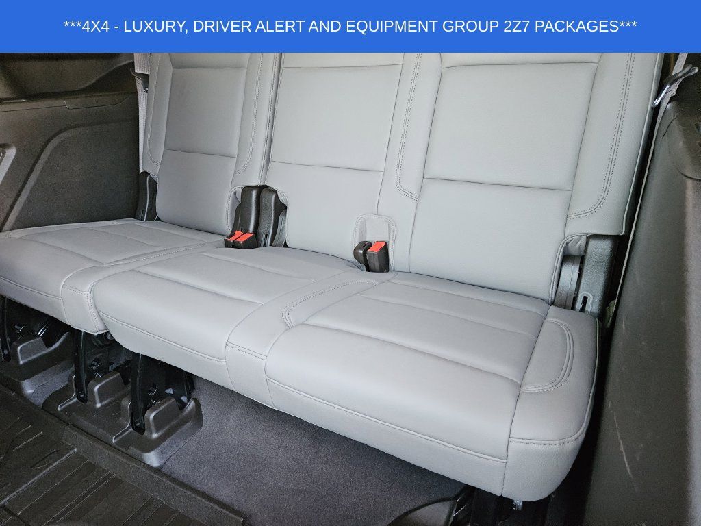 Used 2021 Chevrolet Tahoe Z71 w/ Luxury Package AWD/4WD image 32