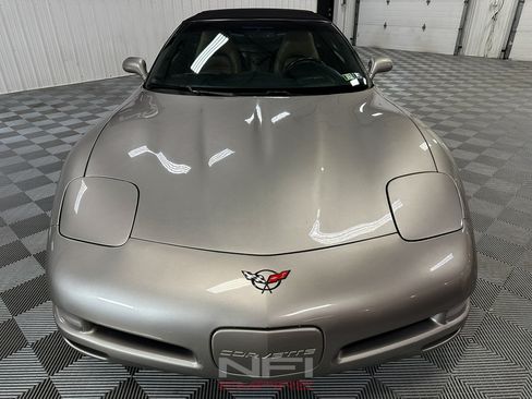 Used 2000 Chevrolet Corvette Coupe w/ Memory Pkg RWD image 8