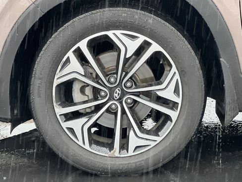 Used 2020 Hyundai Santa Fe Limited image 46