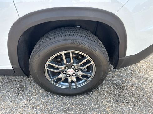 Used 2025 GMC Acadia Elevation FWD image 17