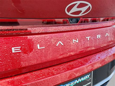 Used 2025 Hyundai Elantra Limited image 37