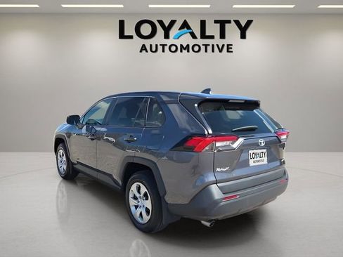Used 2022 Toyota RAV4 LE image 3