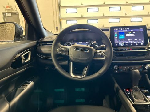 New 2026 Jeep Compass Latitude image 29