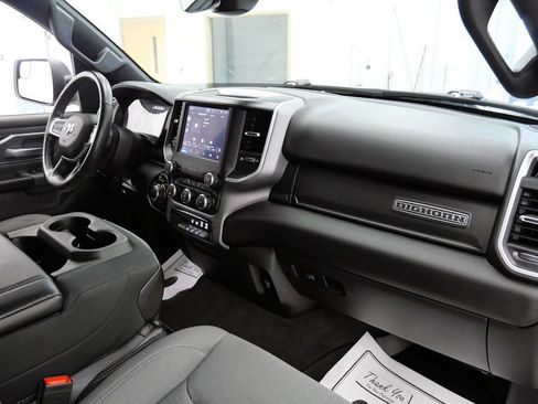 Used 2022 RAM 1500 Big Horn AWD/4WD image 16