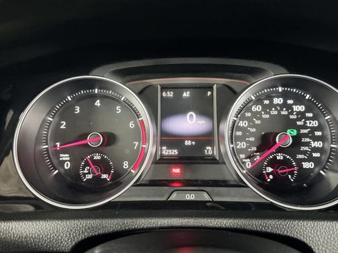 Used 2018 Volkswagen GTI Autobahn FWD image 34