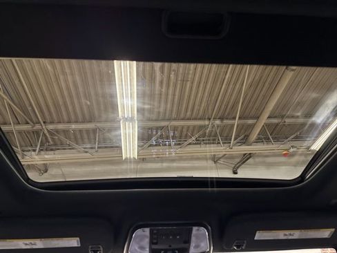 Used 2020 Jeep Grand Cherokee Altitude image 23