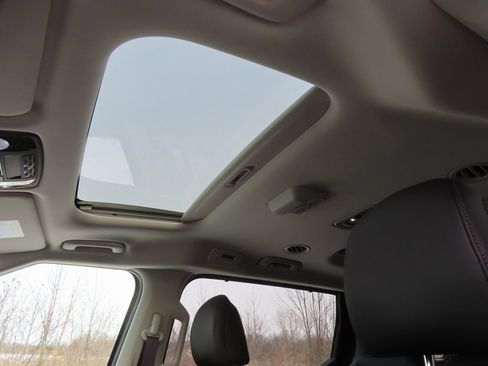 New 2026 Kia Carnival SX image 7