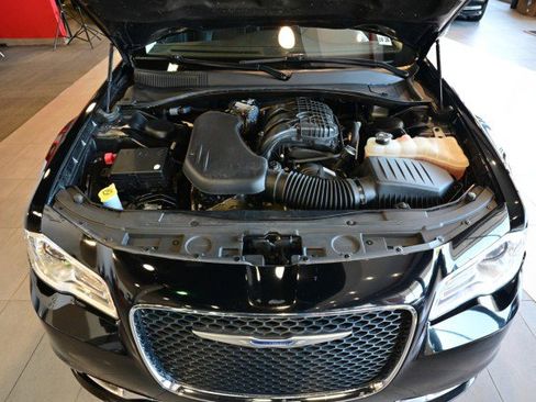 Used 2023 Chrysler 300 Touring AWD/4WD image 41