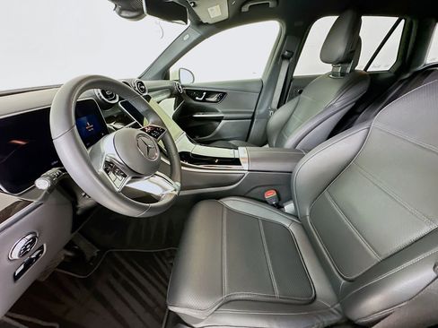 Used 2025 Mercedes-Benz GLC 300 image 22