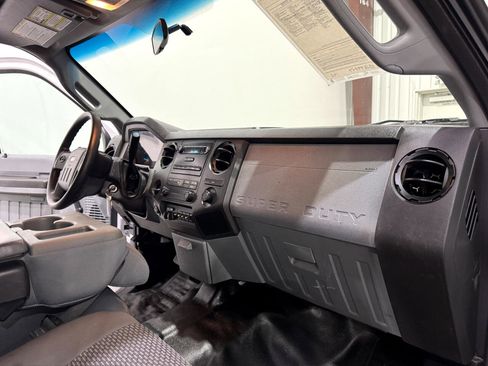 Used 2016 Ford F550 2WD Crew Cab Super Duty image 10