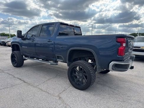 Used 2022 Chevrolet Silverado 2500 LT w/ Convenience Package AWD/4WD image 4