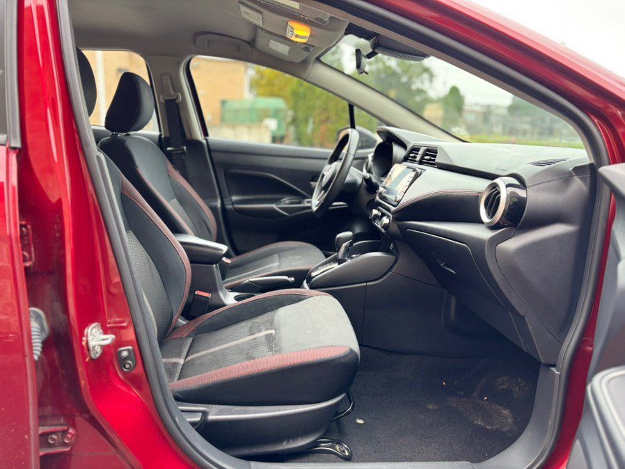 Used 2024 Nissan Versa SR FWD image 21