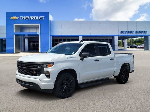 Certified 2022 Chevrolet Silverado 1500 Custom AWD/4WD image 2