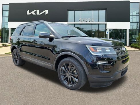 Used 2018 Ford Explorer XLT w/ Equipment Group 202A AWD/4WD image 1