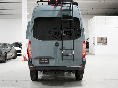 Used 2021 Mercedes-Benz Sprinter 2500 image 4